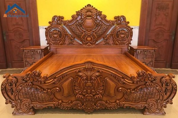 Mẫu giường gỗ tân cổ điển sang trọng
